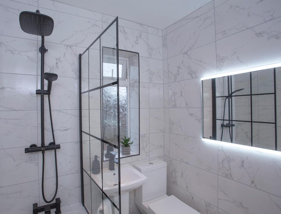 The Belfast Boutique Central Cozy Sleeps7 (Adults Only) 外观 照片